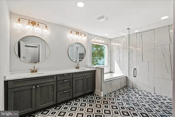 $649,999 | 207 Lincoln Colonial Beach, Colonial Beach, VA 22443