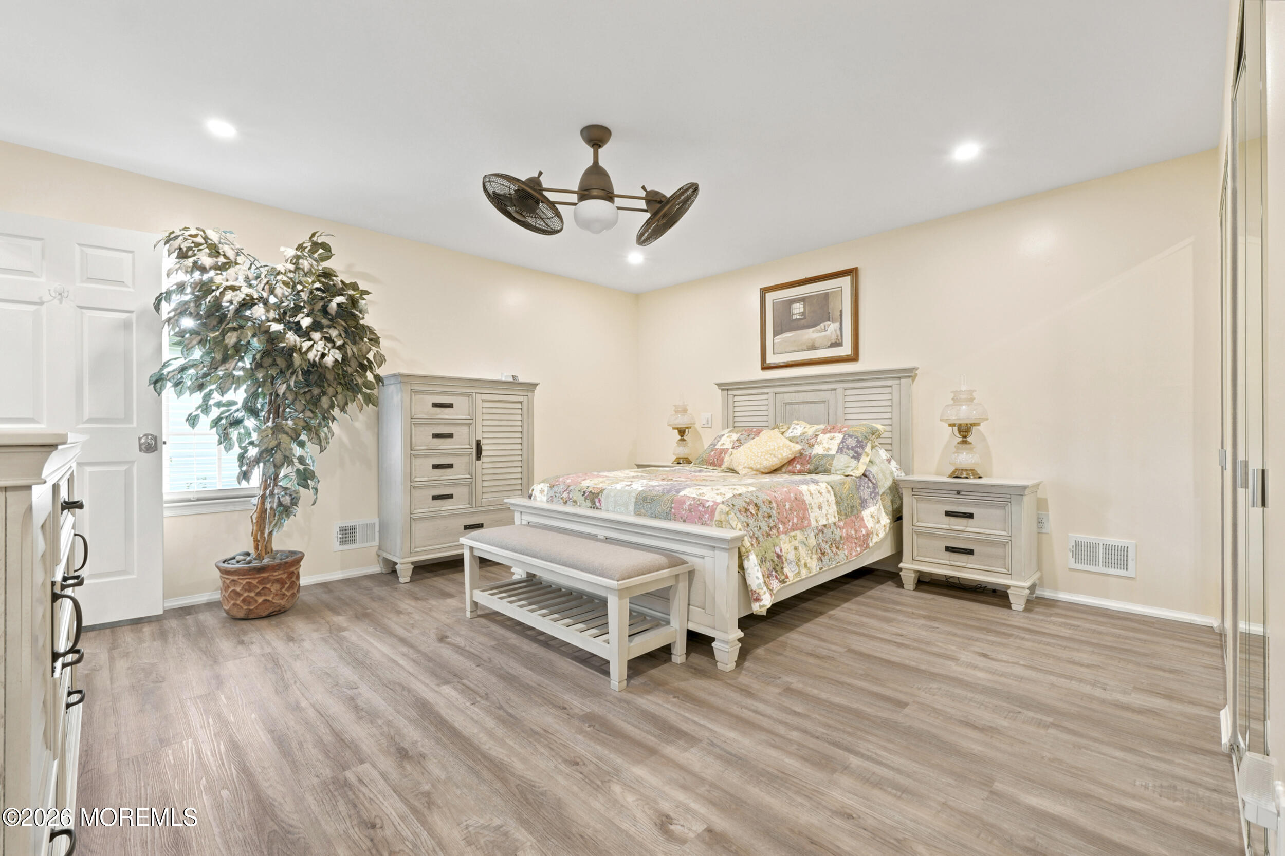 47 Datchet Close Freehold, NJ 07728 - Photo 22 of 38 37_image-114