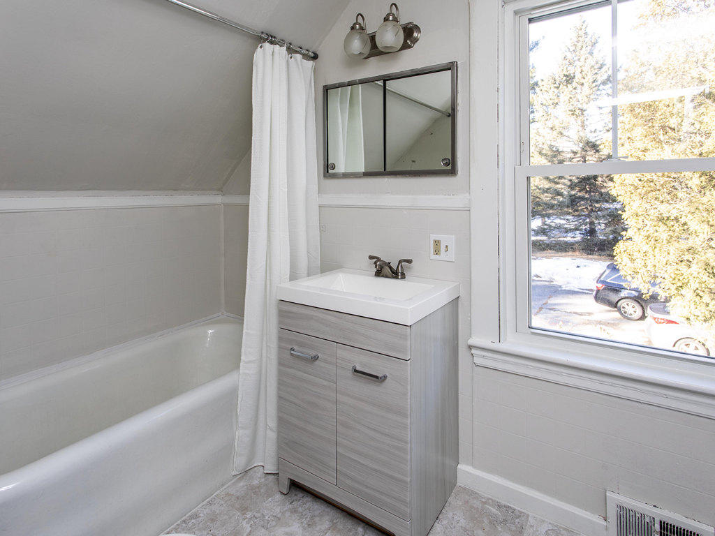 320 Hotel Road Auburn, ME 04210 - Photo 24 of 38 2nd-Floor Bath