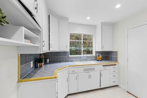 $2,895,000 | 11 Tulip Lane, Palo Alto, CA 94303