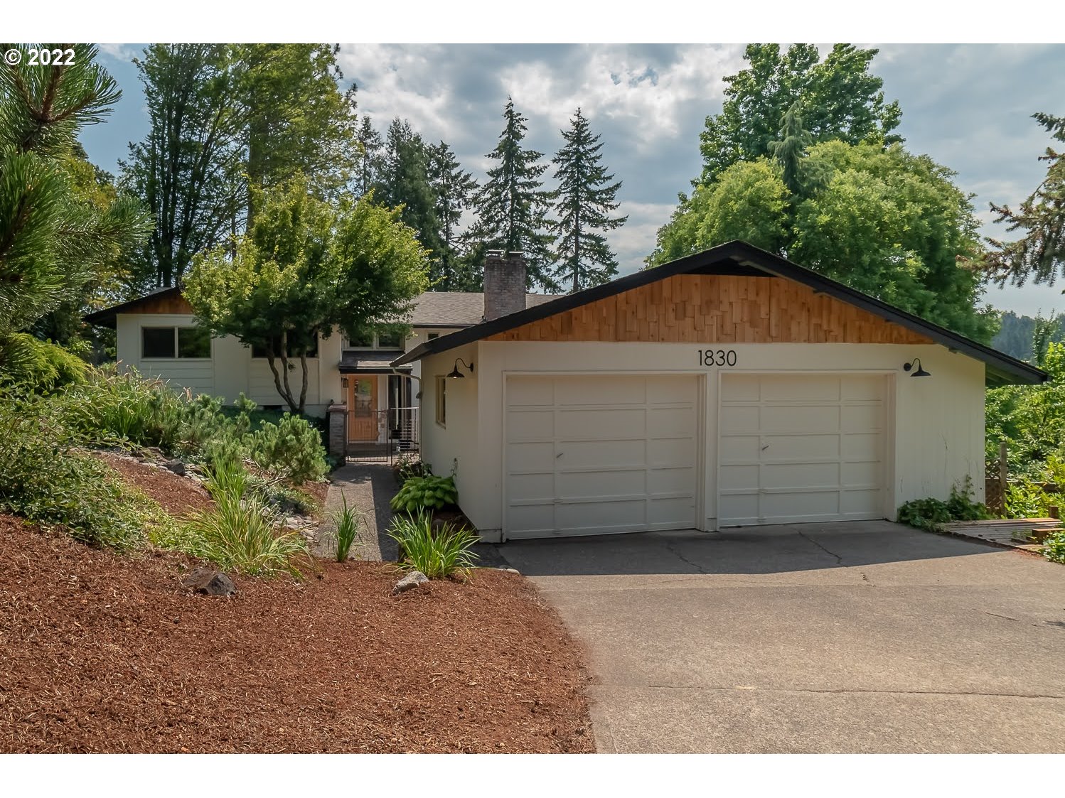 1830 Tigertail Road Eugene, OR 97405 - Photo 1 of 32 Gallery Image 1