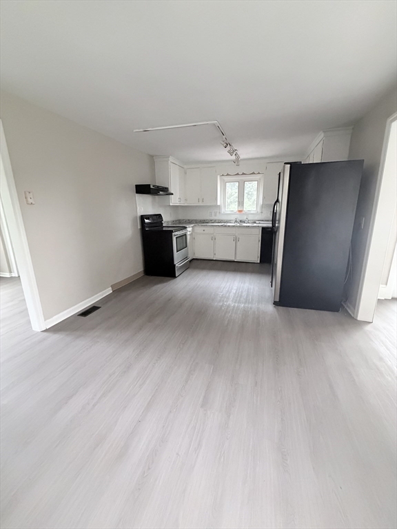 106 Chestnut Street, Unit 106 West Springfield, MA 01089 - Photo 6 of 17