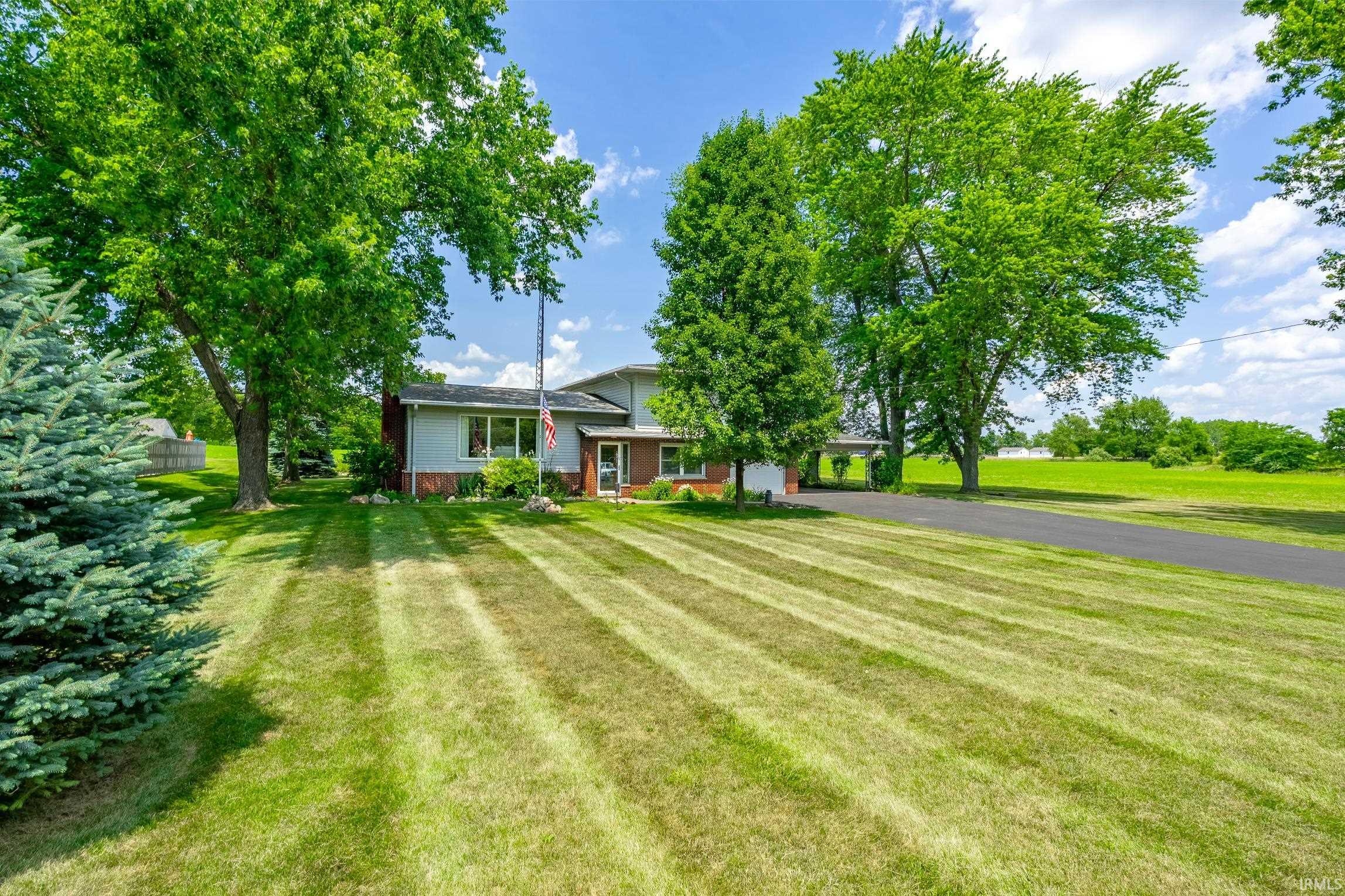 1715 East Springhill Road Warsaw, IN 46580 - Photo 2 of 36 Gallery Image 2