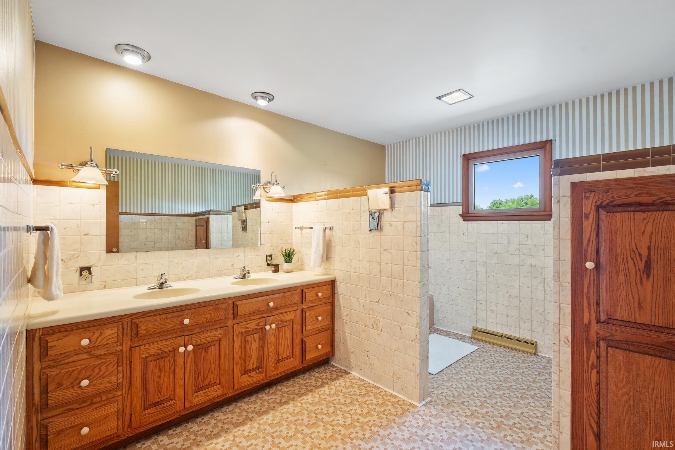 1715 East Springhill Road Warsaw, IN 46580 - Photo 33 of 36 Gallery Image 33