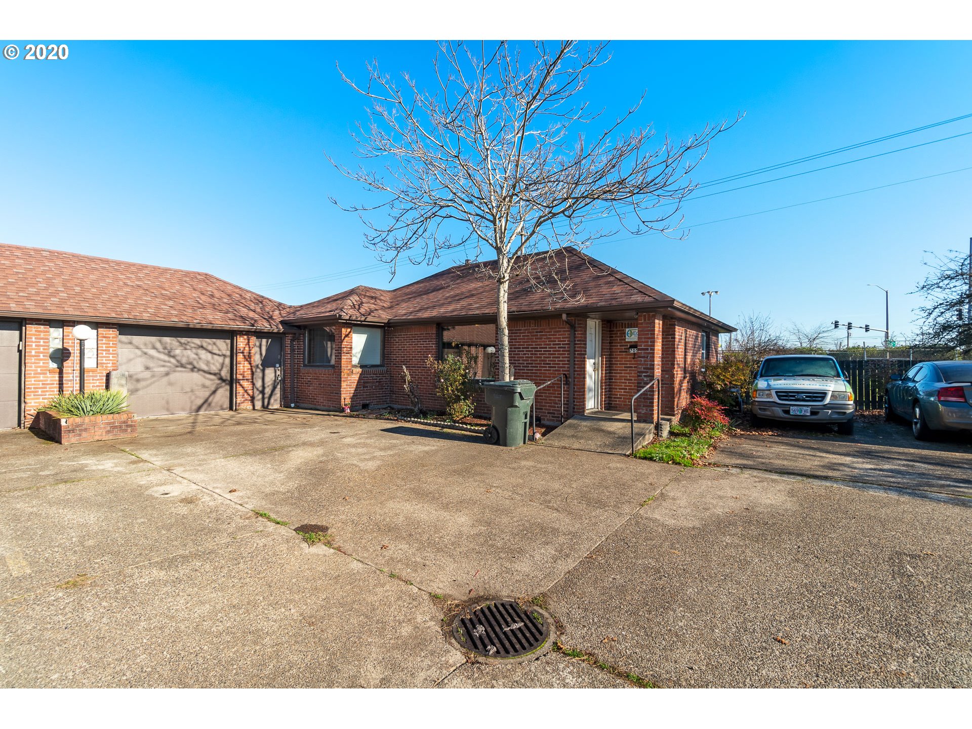 705 Southwest Queen Avenue Albany, OR 97321 - Photo 2 of 11 Gallery Image 2