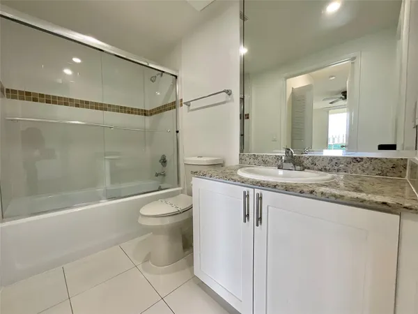 $2,560 | 16900 North Bay Road, Unit 21005, Sunny Isles Beach, FL 33160