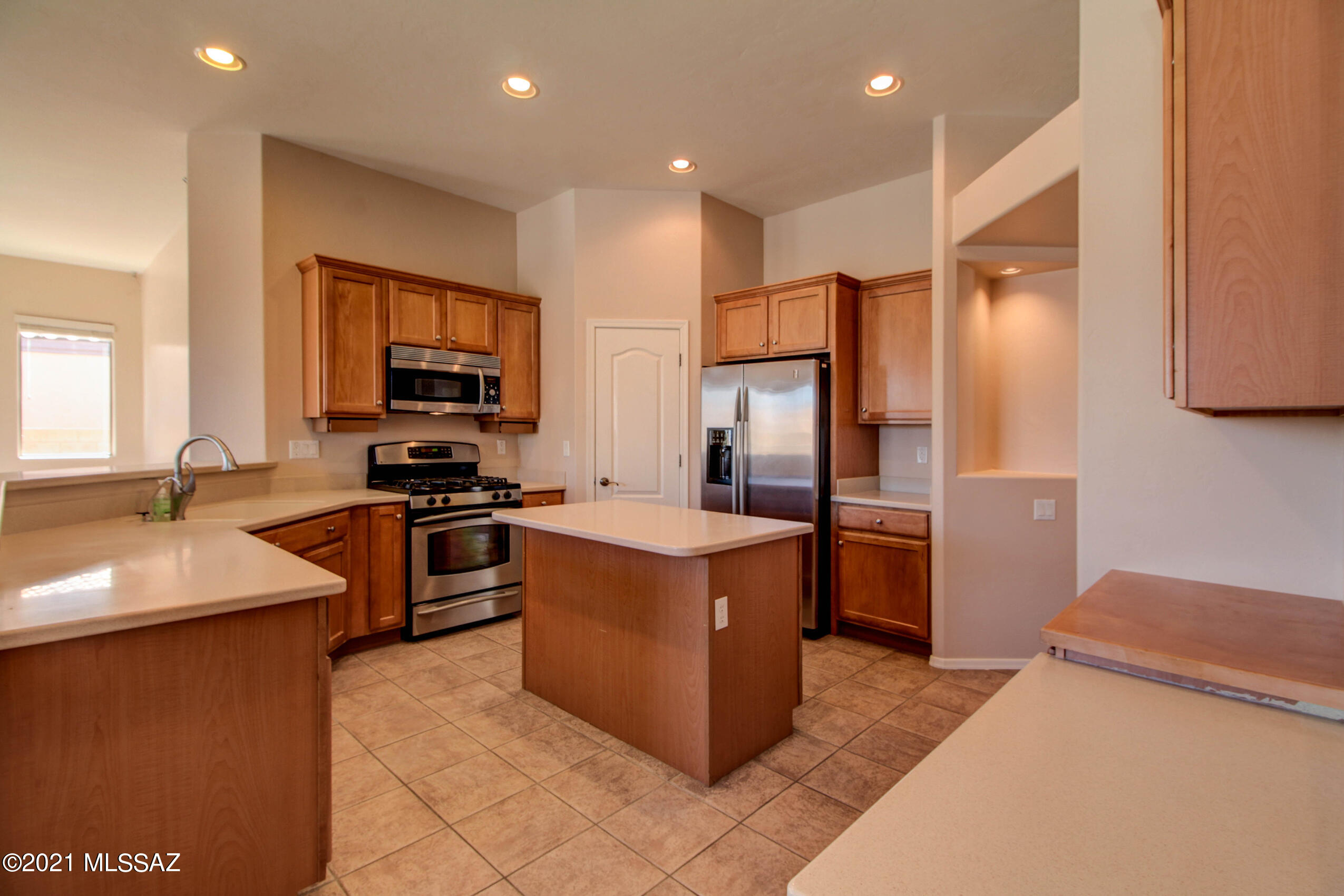 7998 North Rondure Loop Tucson, AZ 85743 - Photo 11 of 39 Gallery Image 11