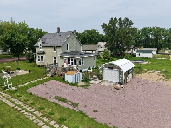 $110,000 | 811 Adams Avenue, Westbrook, MN 56183