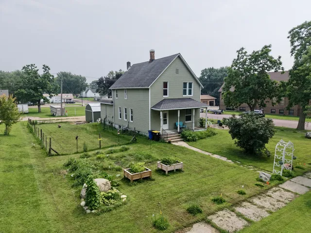 $105,000 | 811 Adams Avenue, Westbrook, MN 56183