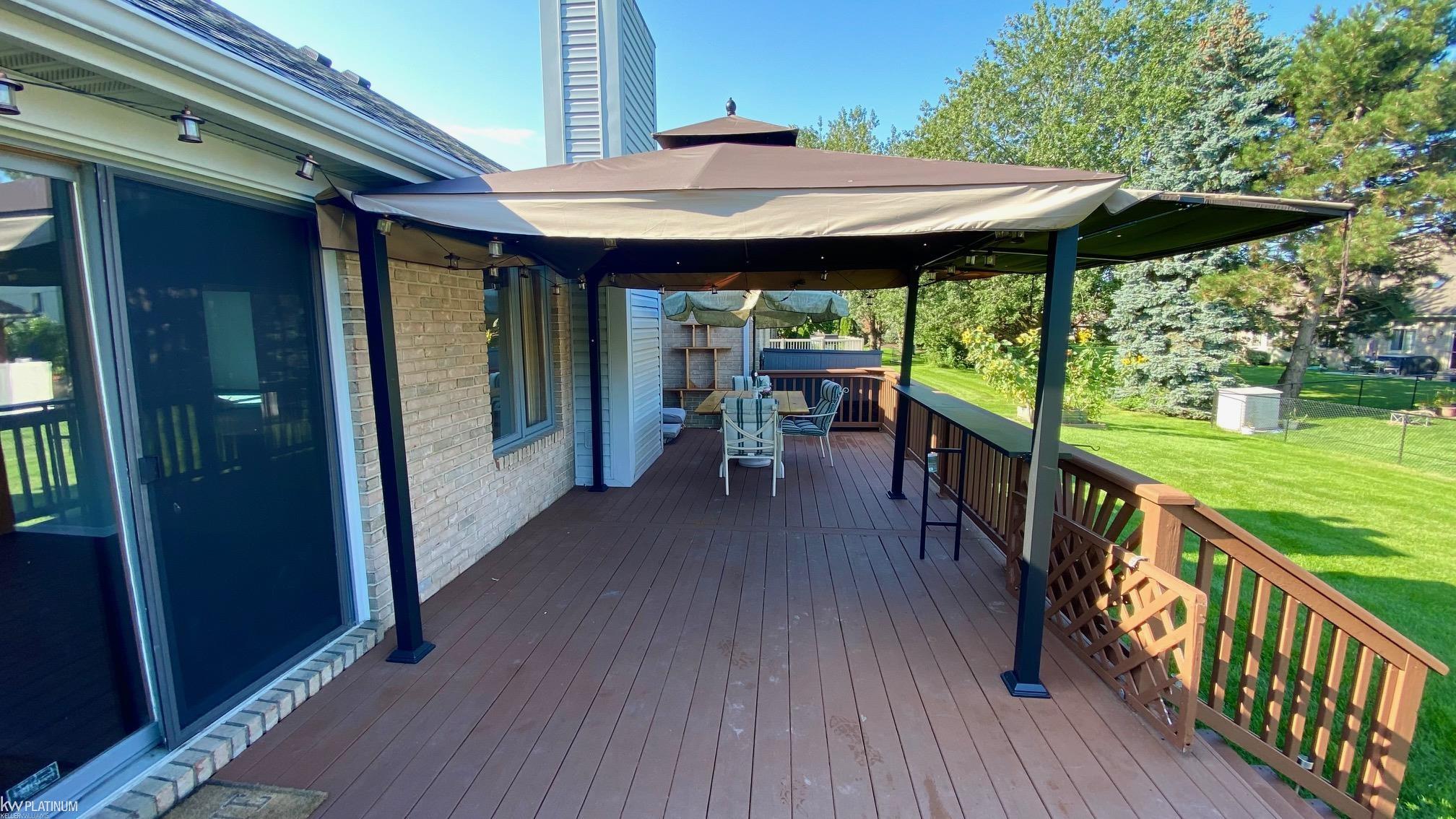 51827 Lillian Road New Baltimore, MI 48047 - Photo 9 of 46 50121085-8.JPG