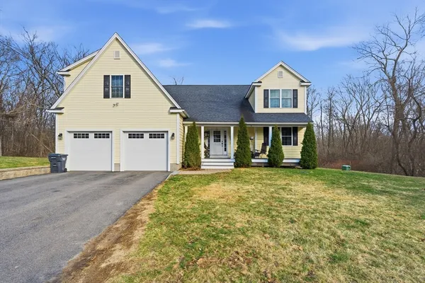 $899,000 | 17 Haven Street, Milford, MA 01757