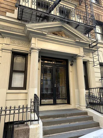 $380,000 | 342 West 56th Street, Unit 1F | Hell's Kitchen