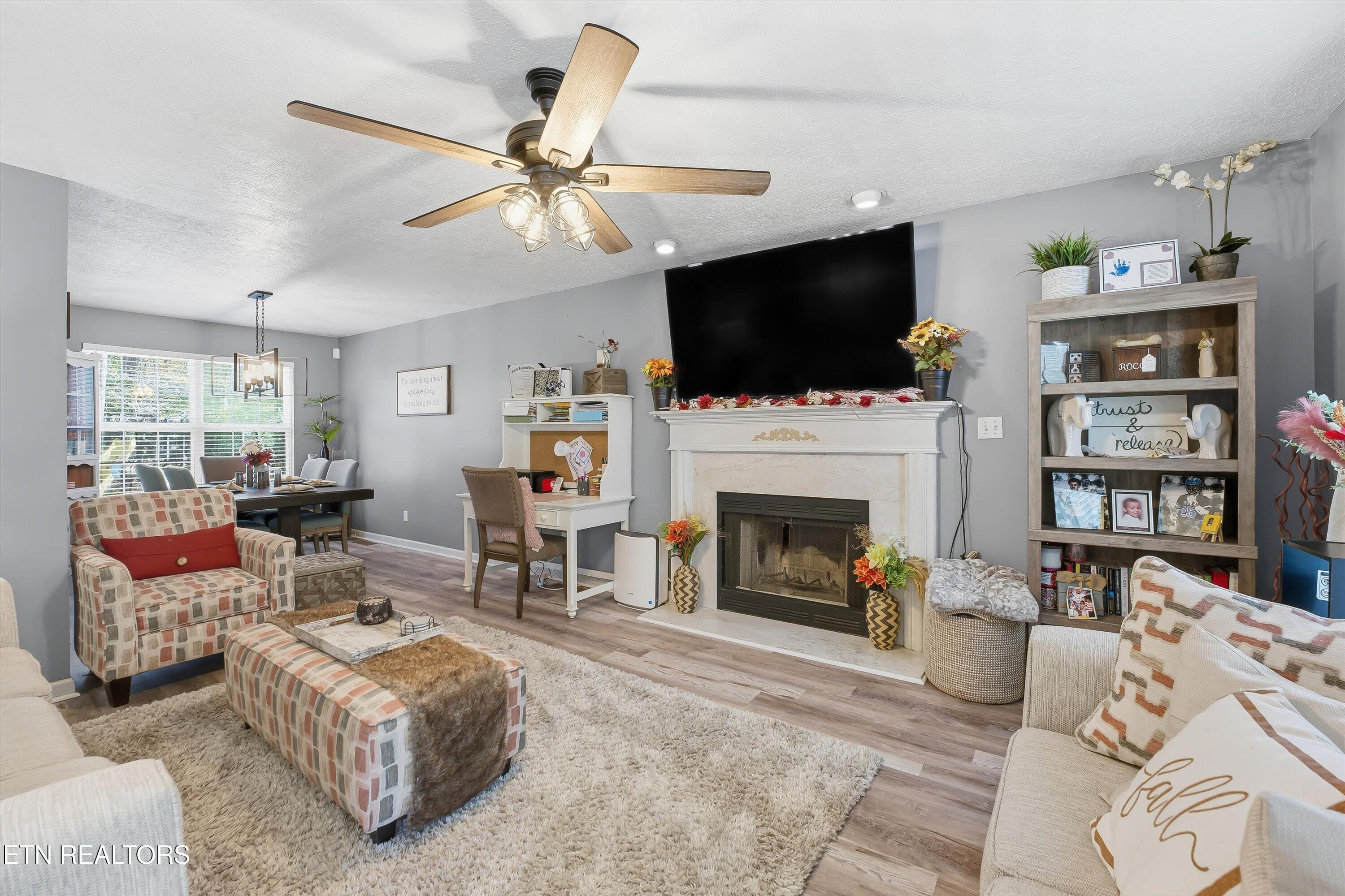 2629 Chukar Road Knoxville, TN 37923 - Photo 5 of 25 Living Room