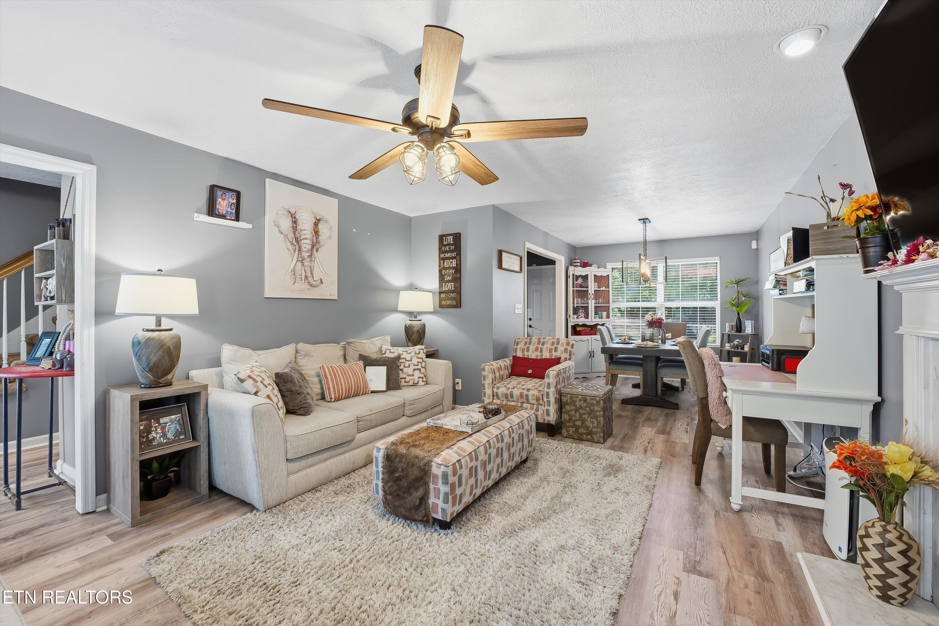 2629 Chukar Road Knoxville, TN 37923 - Photo 6 of 25 Living Room
