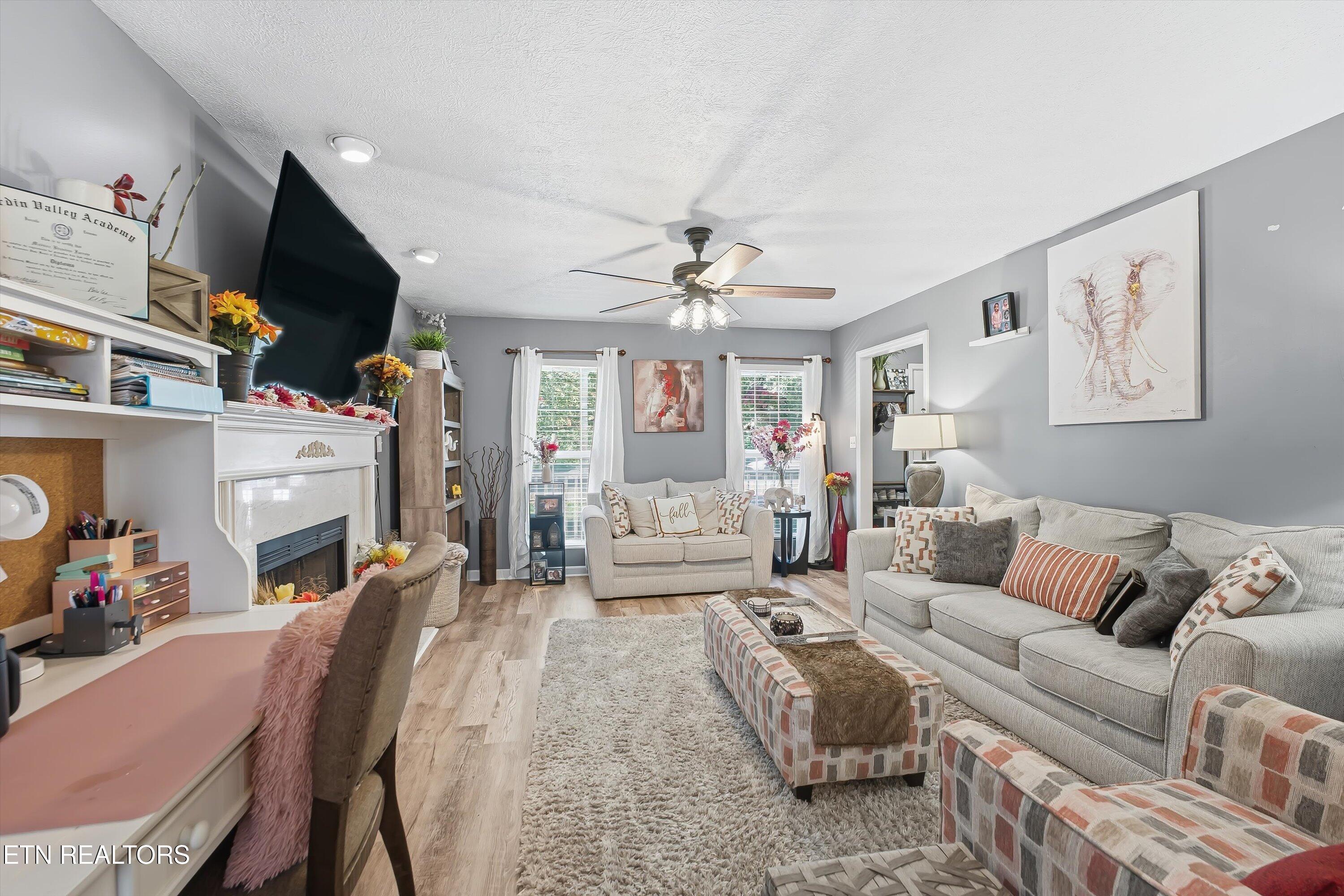 2629 Chukar Road Knoxville, TN 37923 - Photo 7 of 25 Living Room