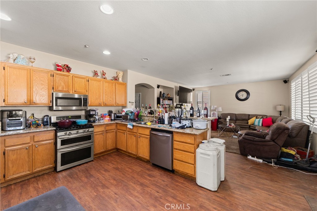 8028 La Crosse Way Riverside, CA 92508 - Photo 9 of 42 Gallery Image 9
