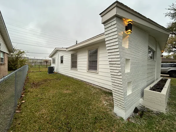 $199,900 | 12414 Ledger Lane, Houston, TX 77015