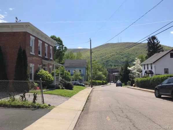 $3,100 | 12 Davis Street, Beacon, NY 12508