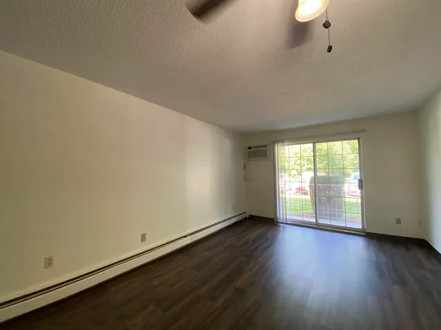 $1,710 | 377 Huse Road, Unit 35, Manchester, NH 03103