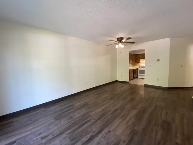 $1,710 | 377 Huse Road, Unit 35, Manchester, NH 03103