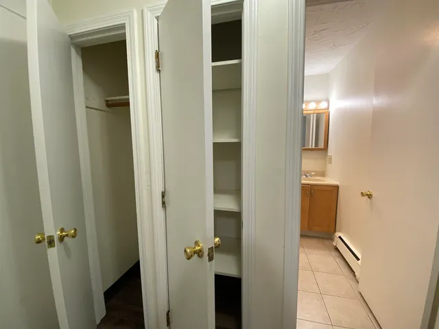 $1,710 | 377 Huse Road, Unit 35, Manchester, NH 03103