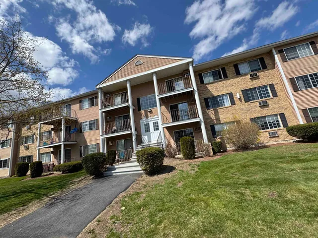 $1,710 | 377 Huse Road, Unit 35, Manchester, NH 03103