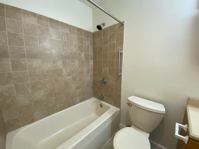 $1,710 | 377 Huse Road, Unit 35, Manchester, NH 03103