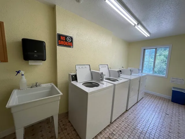 $1,710 | 377 Huse Road, Unit 35, Manchester, NH 03103