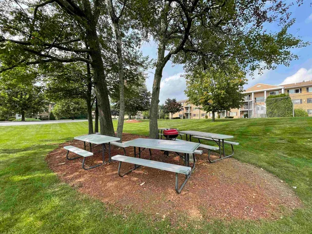 $1,710 | 377 Huse Road, Unit 35, Manchester, NH 03103