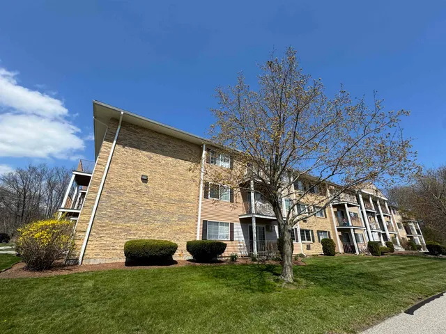 $1,710 | 377 Huse Road, Unit 35, Manchester, NH 03103