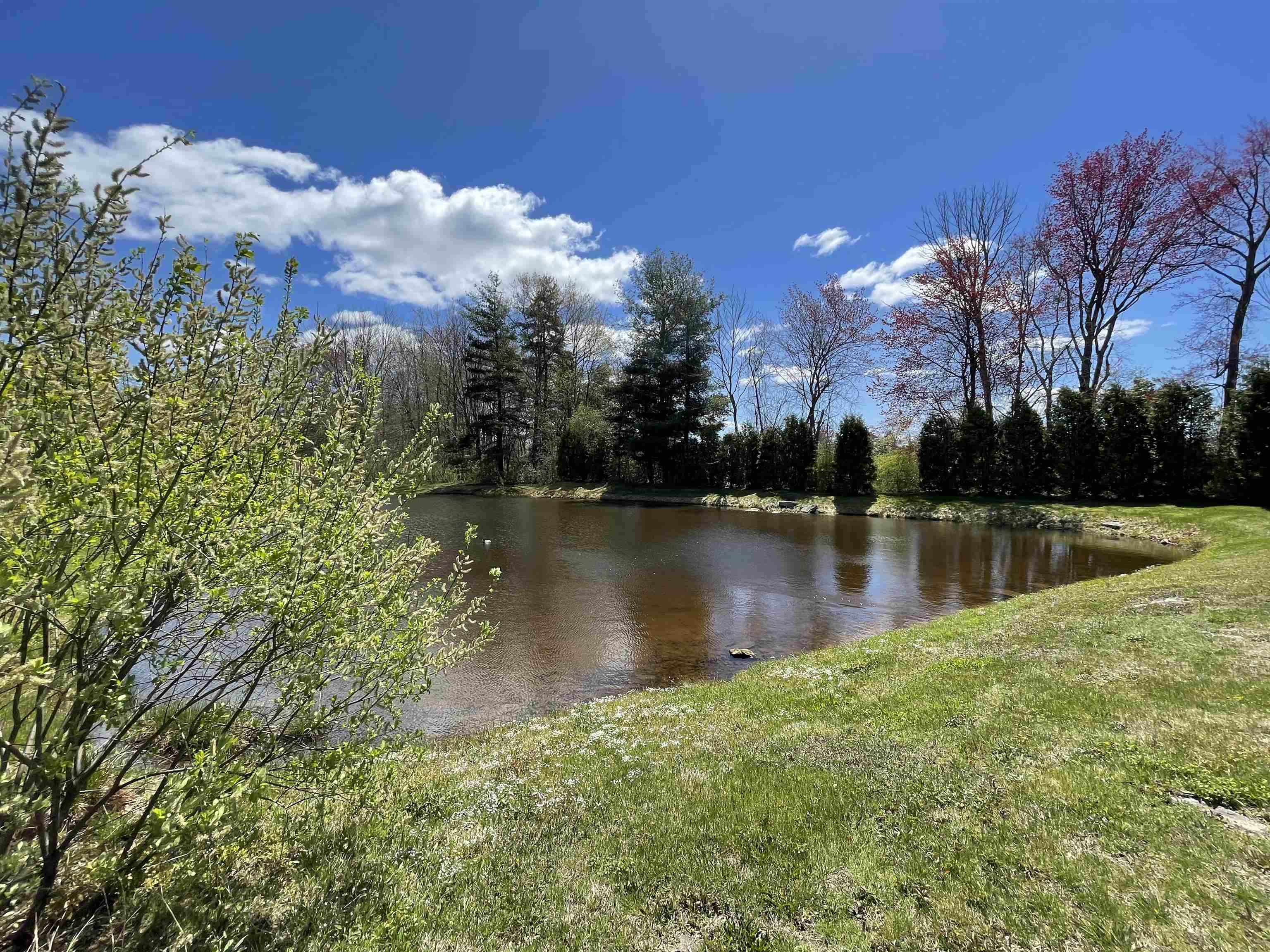 377 Huse Road, Unit 35 Manchester, NH 03103 - Photo 31 of 32