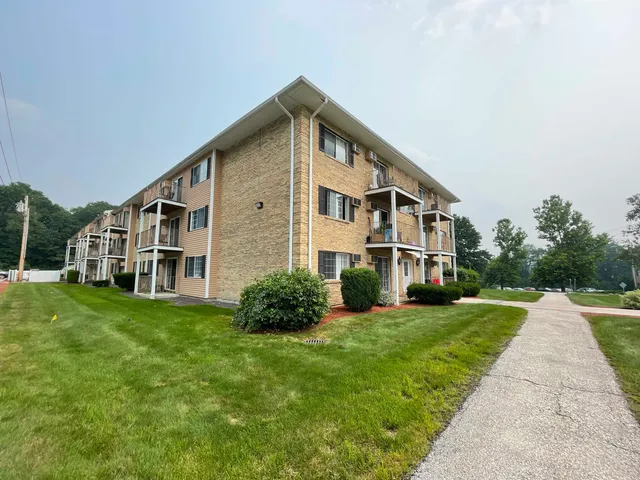 $1,710 | 377 Huse Road, Unit 35, Manchester, NH 03103