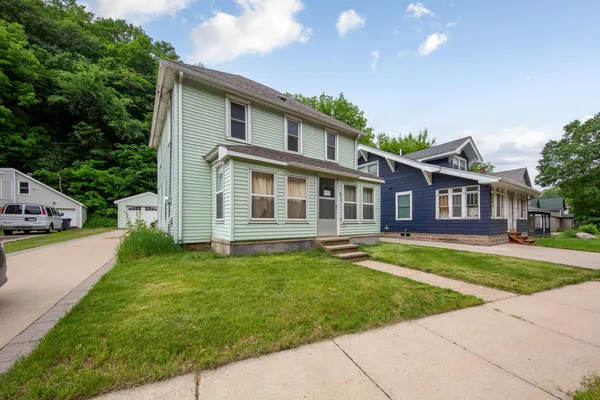 $149,900 | 413 Glenwood Avenue, Mankato, MN 56001