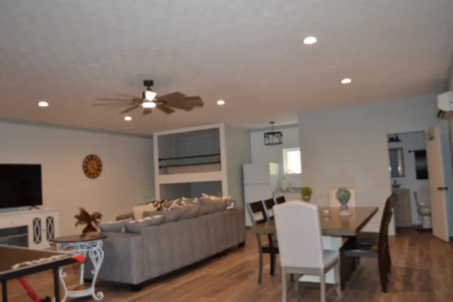 a kitchen that has a lot of cabinets in it