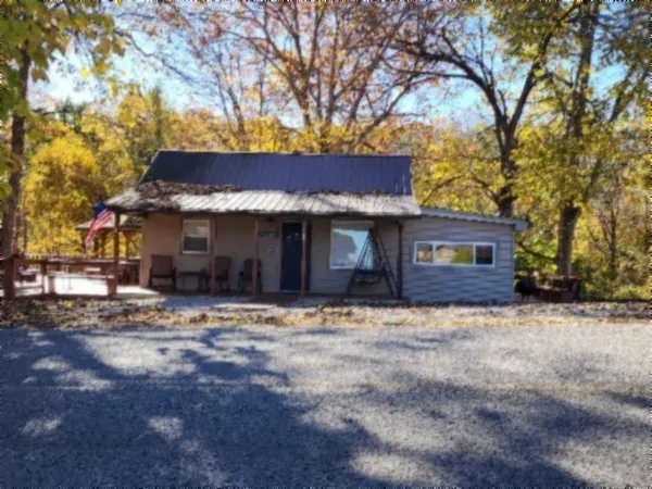 $424,900 | 450 Cedar Hill Road, Celina, TN 38551