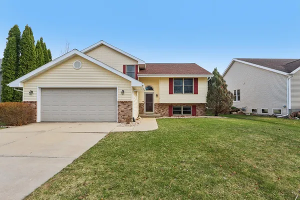 $485,000 | 5495 Quarry Hill Drive, Fitchburg, WI 53711