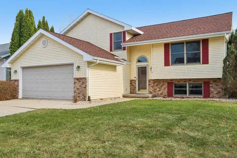 $485,000 | 5495 Quarry Hill Drive, Fitchburg, WI 53711
