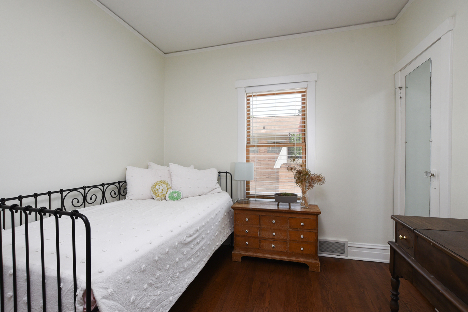 220 East Burlington Street Riverside, IL 60546 - Photo 20 of 31 a bedroom with a bed and window