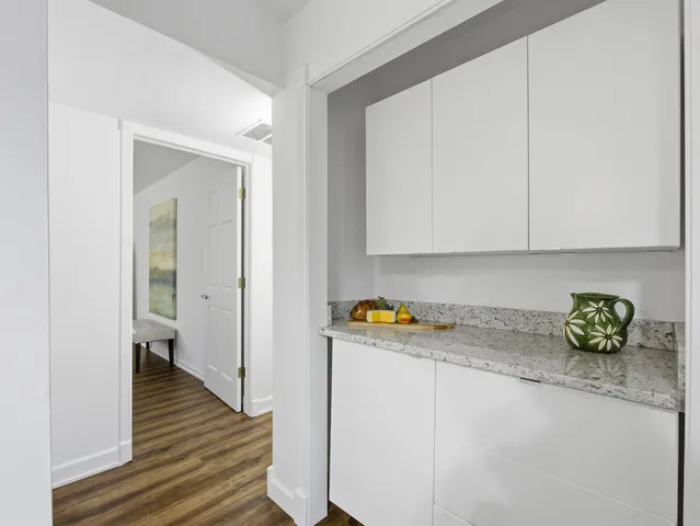 $229,000 | 5512 East Lake Drive, Unit C, Lisle, IL 60532