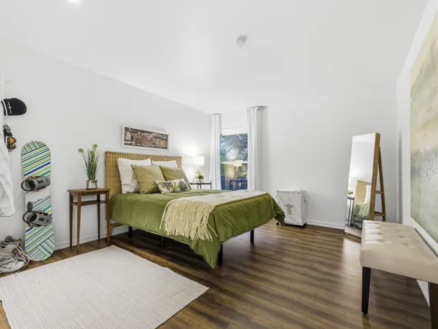 $229,000 | 5512 East Lake Drive, Unit C, Lisle, IL 60532