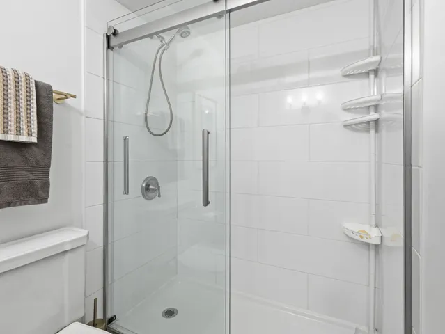 $229,000 | 5512 East Lake Drive, Unit C, Lisle, IL 60532