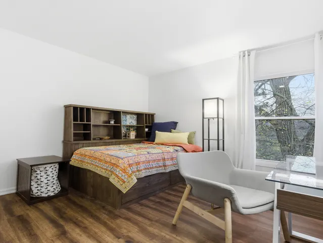 $229,000 | 5512 East Lake Drive, Unit C, Lisle, IL 60532