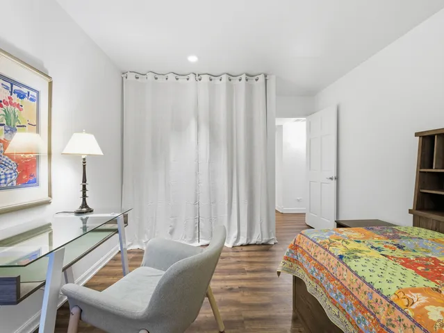 $229,000 | 5512 East Lake Drive, Unit C, Lisle, IL 60532