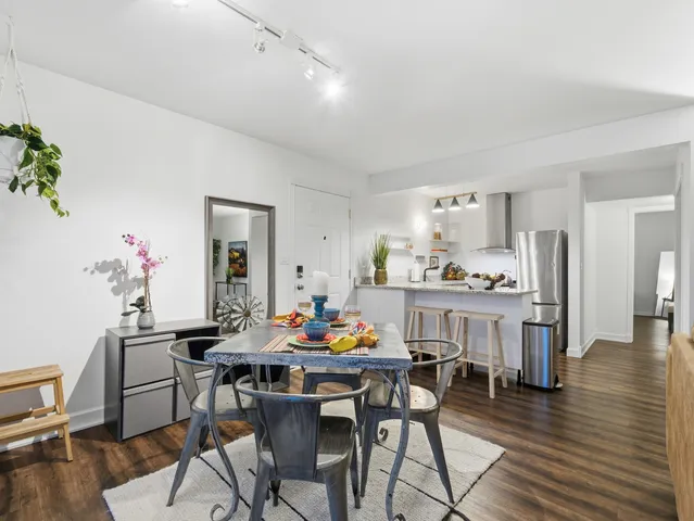 $229,000 | 5512 East Lake Drive, Unit C, Lisle, IL 60532