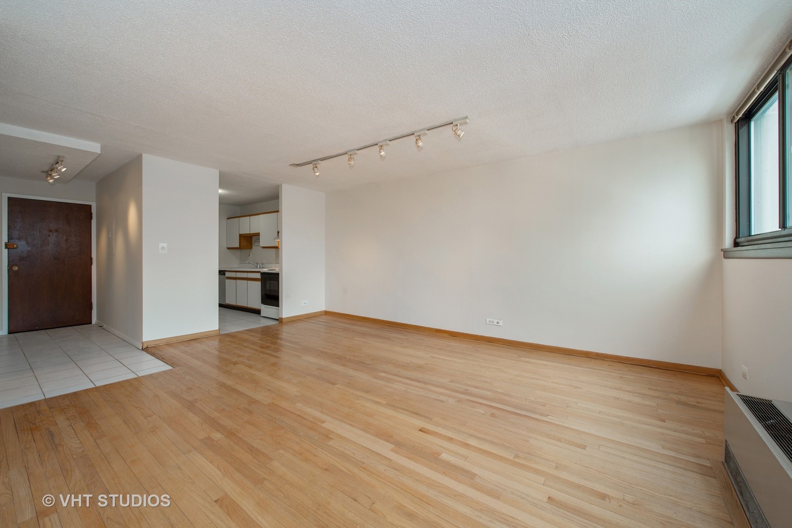 30 East Division Street, Unit 10B Chicago, IL 60610 - Photo 4 of 15