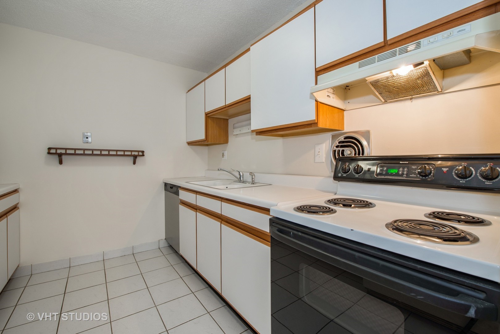 30 East Division Street, Unit 10B Chicago, IL 60610 - Photo 5 of 15