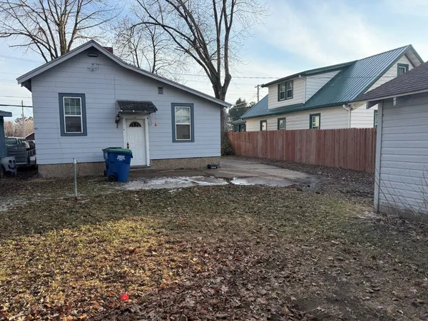 $95,500 | 126 8th Street, Clintonville, WI 54929