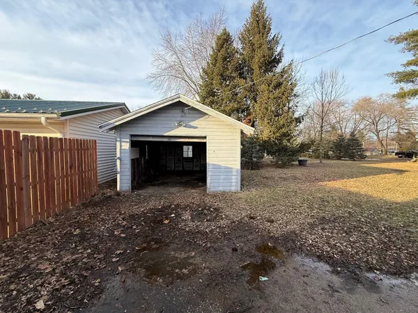 $95,500 | 126 8th Street, Clintonville, WI 54929