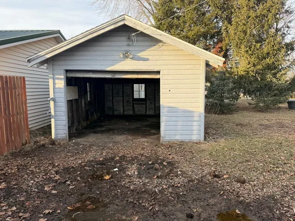 $95,500 | 126 8th Street, Clintonville, WI 54929