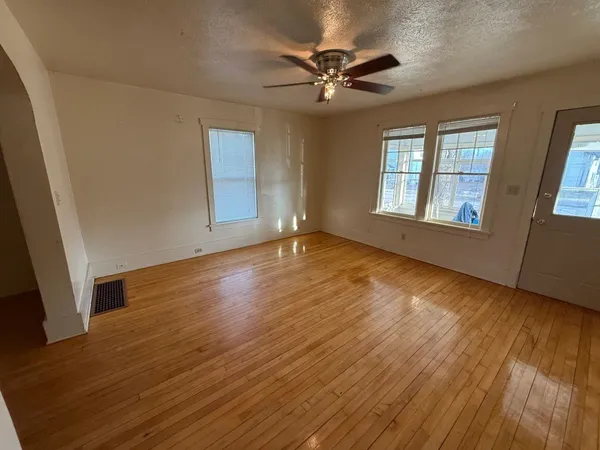 $95,500 | 126 8th Street, Clintonville, WI 54929